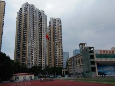 Was macht das Schwimmbadprojekt von Blueway in Yunding Cuifeng Phase III zu einer herausragenden Freizeiteinrichtung?