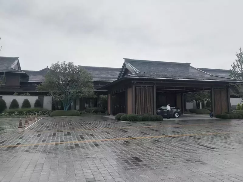 Installation und Inbetriebnahme der integrierten Pool-Entfeuchtungs-Wärmepumpe in Greentown Guixiang Garden abgeschlossen