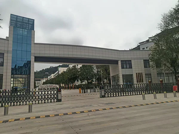 Buleway Construction Schwimmbadprojekt: Malipo National Middle School, Provinz Yunnan.